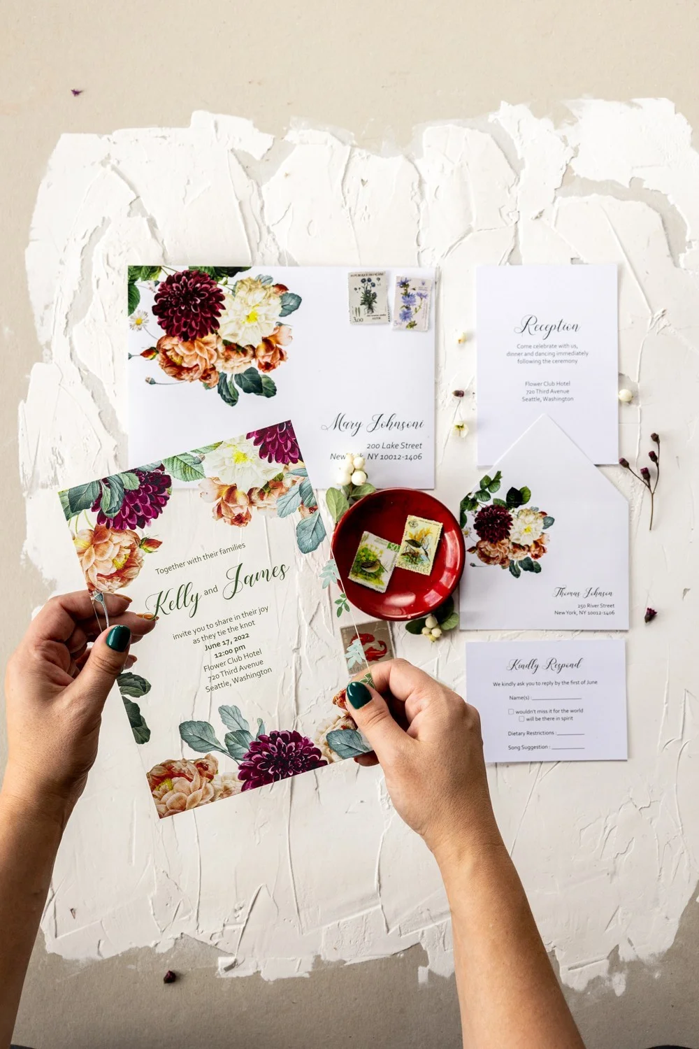 Invitation de mariage en acrylique transparent avec dahlia, invitation de mariage d'automne, invitation de mariage transparente.