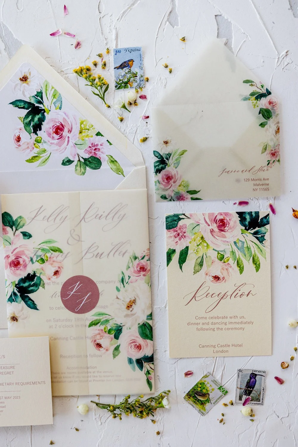 Romantische Blumen-Hochzeitseinladung mit Vellum-Umschlag - Elegante Vintage-Einladung in Rosa - GL43