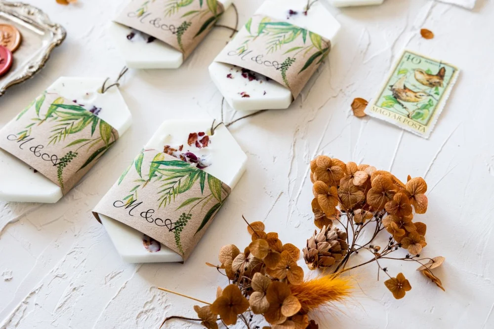 Recuerdos de cera de soja personalizados y hechos a mano para los invitados de su boda