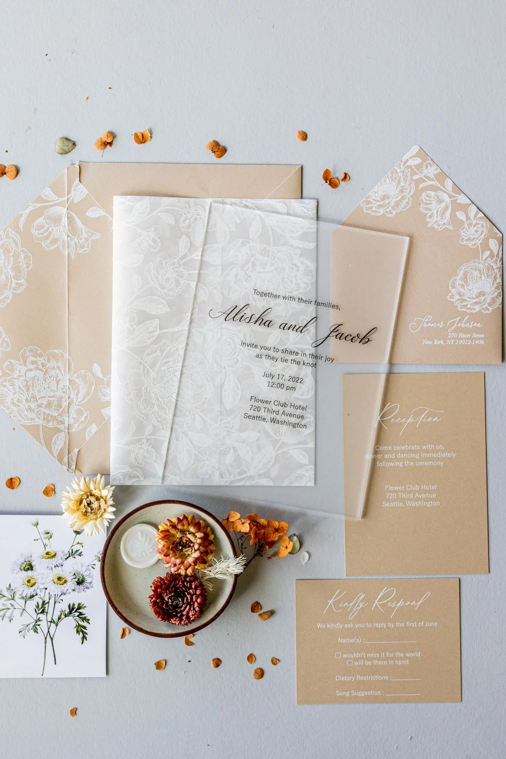 Invitación de boda en acrílico o cristal, Invitaciones de boda en beige, Invitación de boda transparente con flores blancas