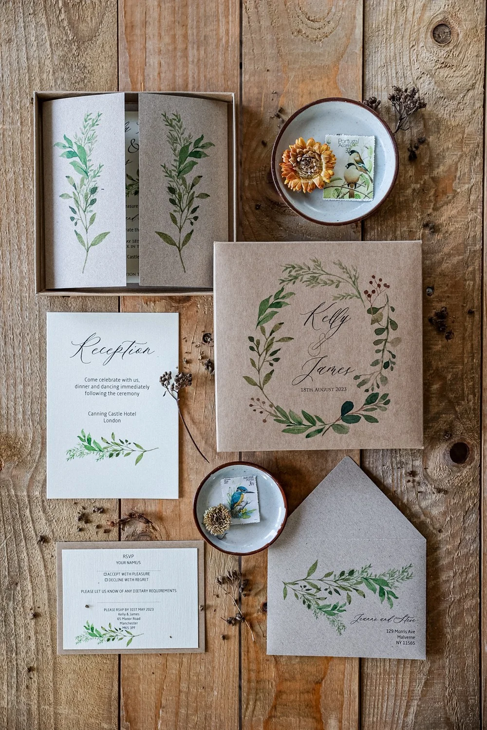 Invitation de mariage dans une boîte, invitation de mariage boho avec couronne de verdure
