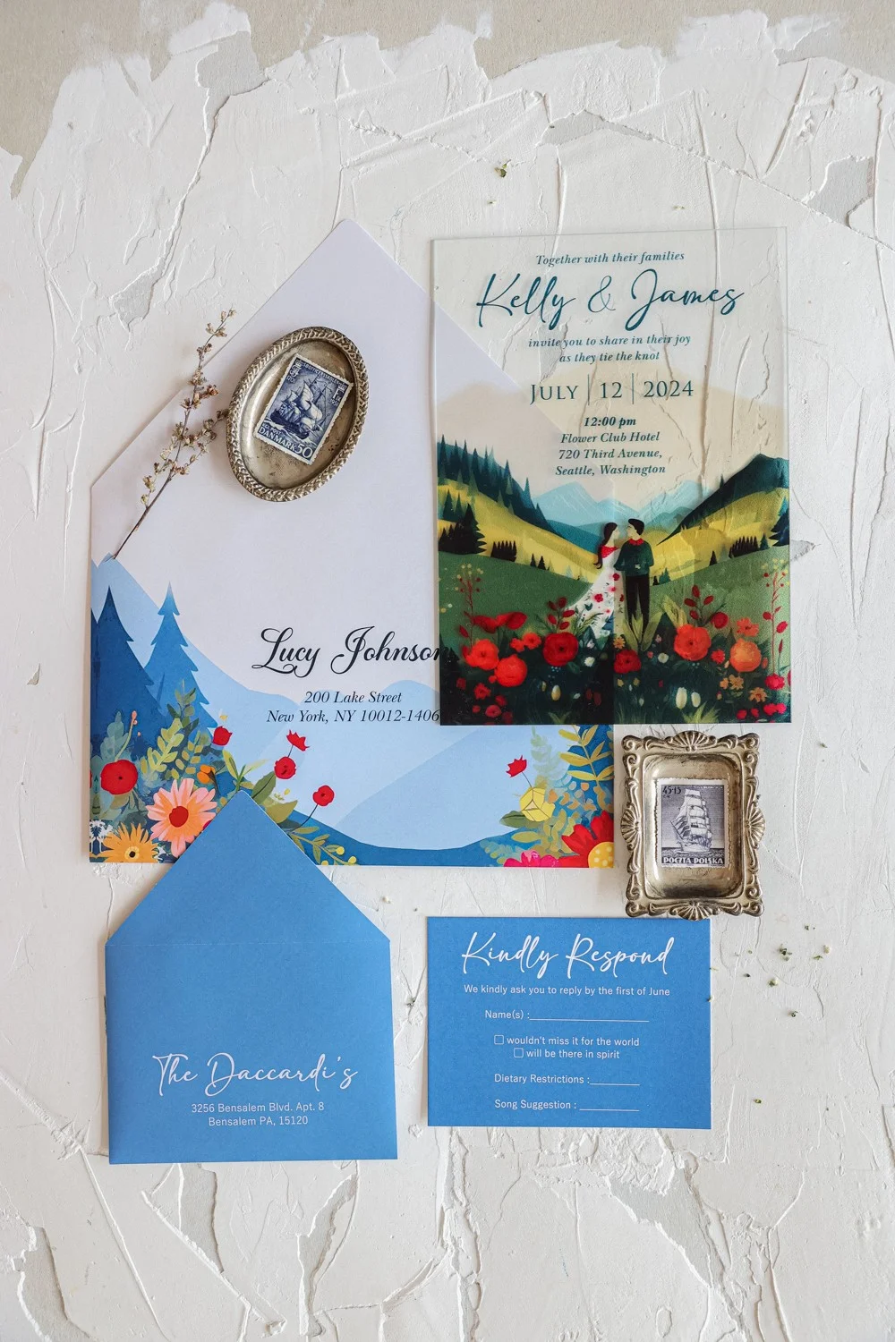 Set de Invitación de Boda Azul Rústico hecho a mano, incluyendo RSVP y tarjetas de recepción con un diseño floral.