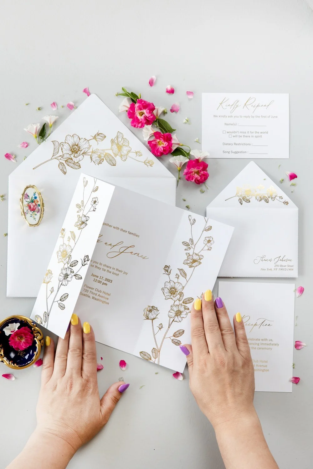 Elegantes maßgeschneidertes Gold-Hochzeitseinladungspaket, Individuelle Luxus-Einladung
