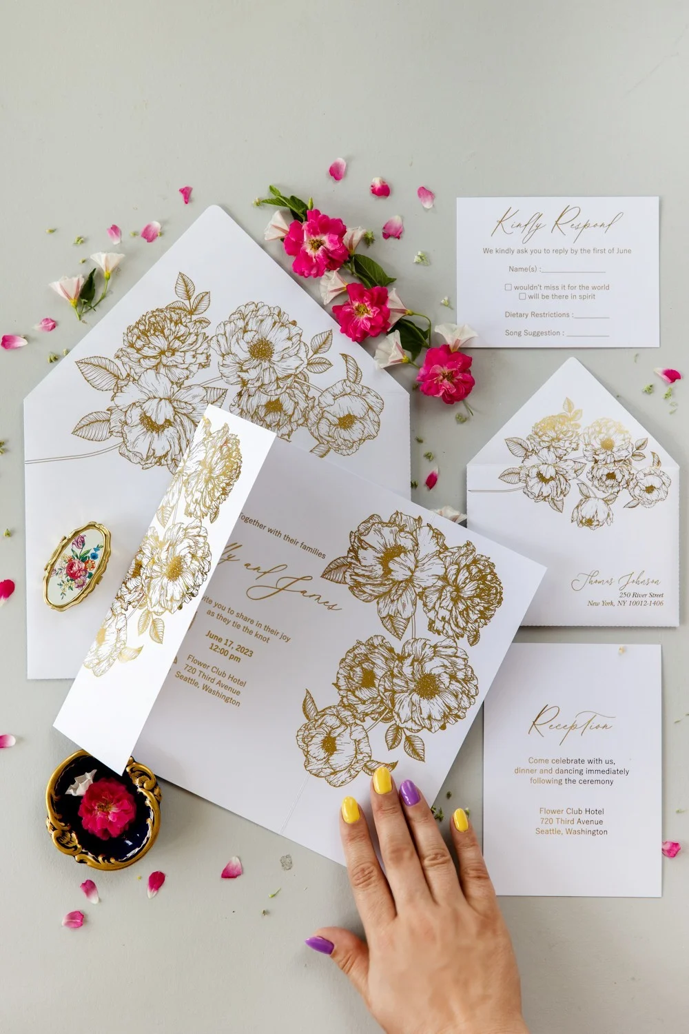 Goldfolien-Hochzeitseinladung: Elegante, maßgeschneiderte Luxus-Einladung mit Goldblumen - G2