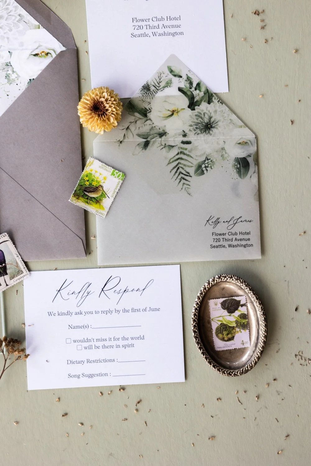 Elegant Acrylic Wedding Invitation with White Flowers - GL25