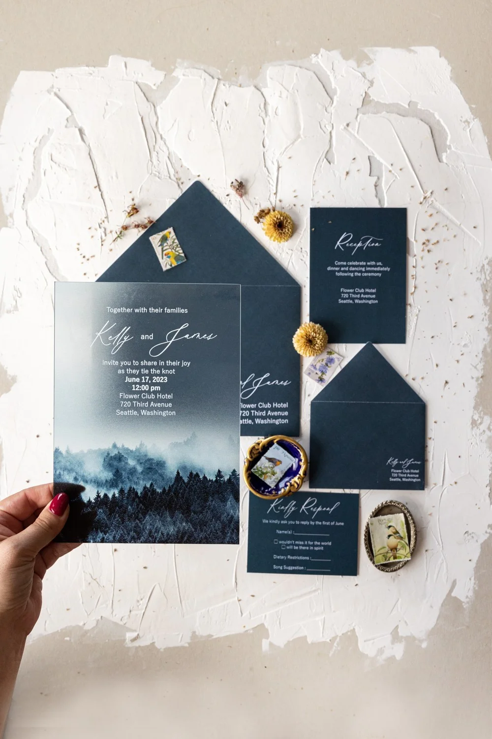 Mountain Acryl Hochzeitseinladung, Woodland Hochzeitseinladung, Transparent Navy Blue Hochzeitseinladung Plexi oder Glas