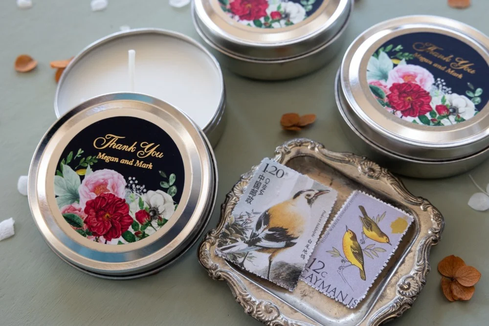 Velas de cera de soja personalizadas y hechas a mano para los invitados de su boda con texto dorado