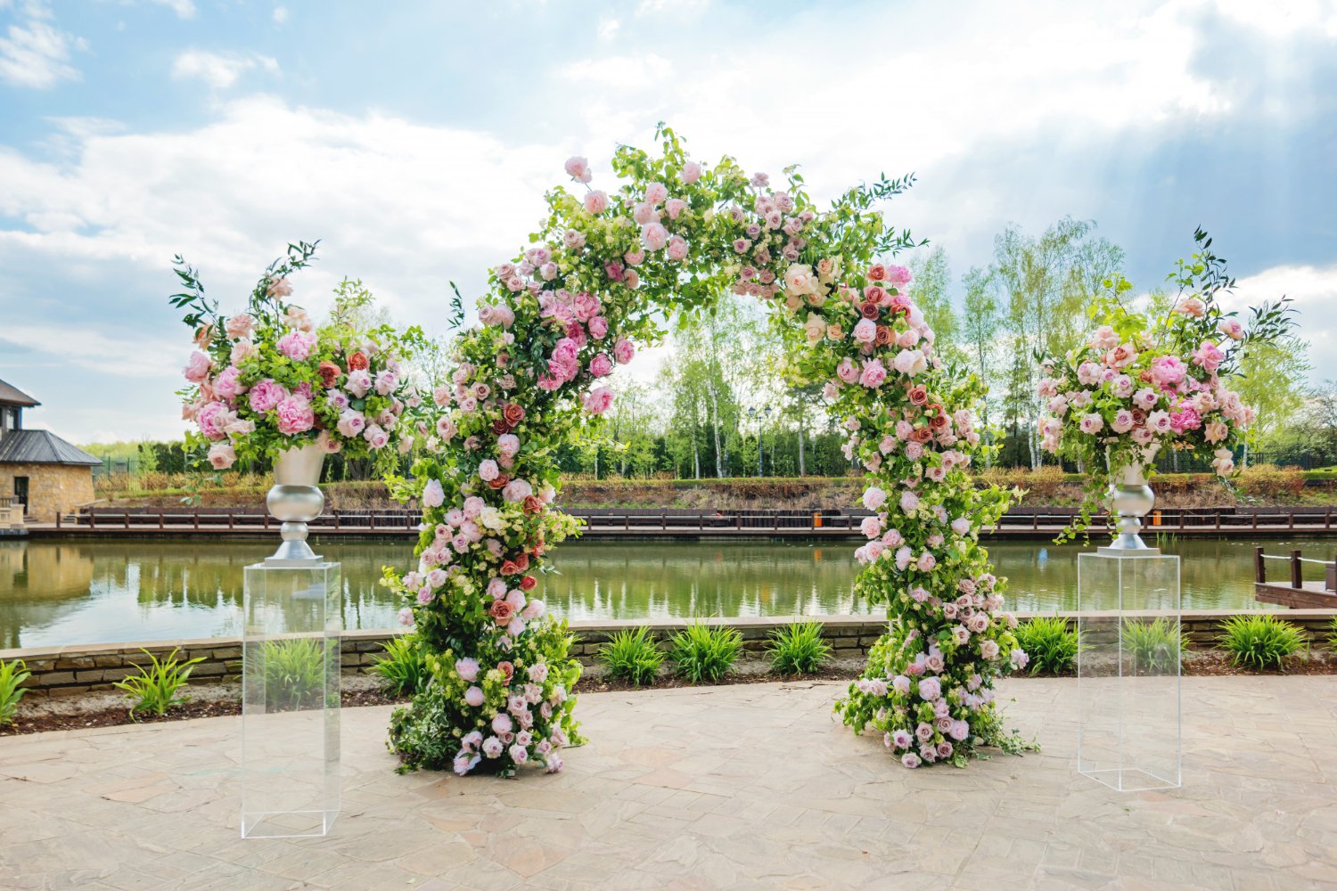 beautiful floral arch for wedding ceremony