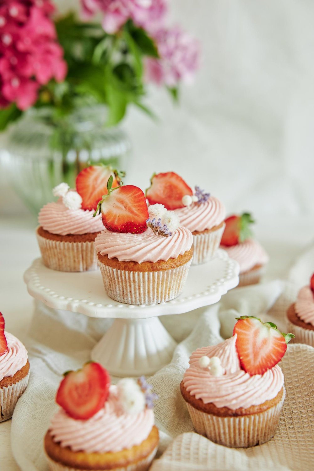 delicious strawberry cupcakes
