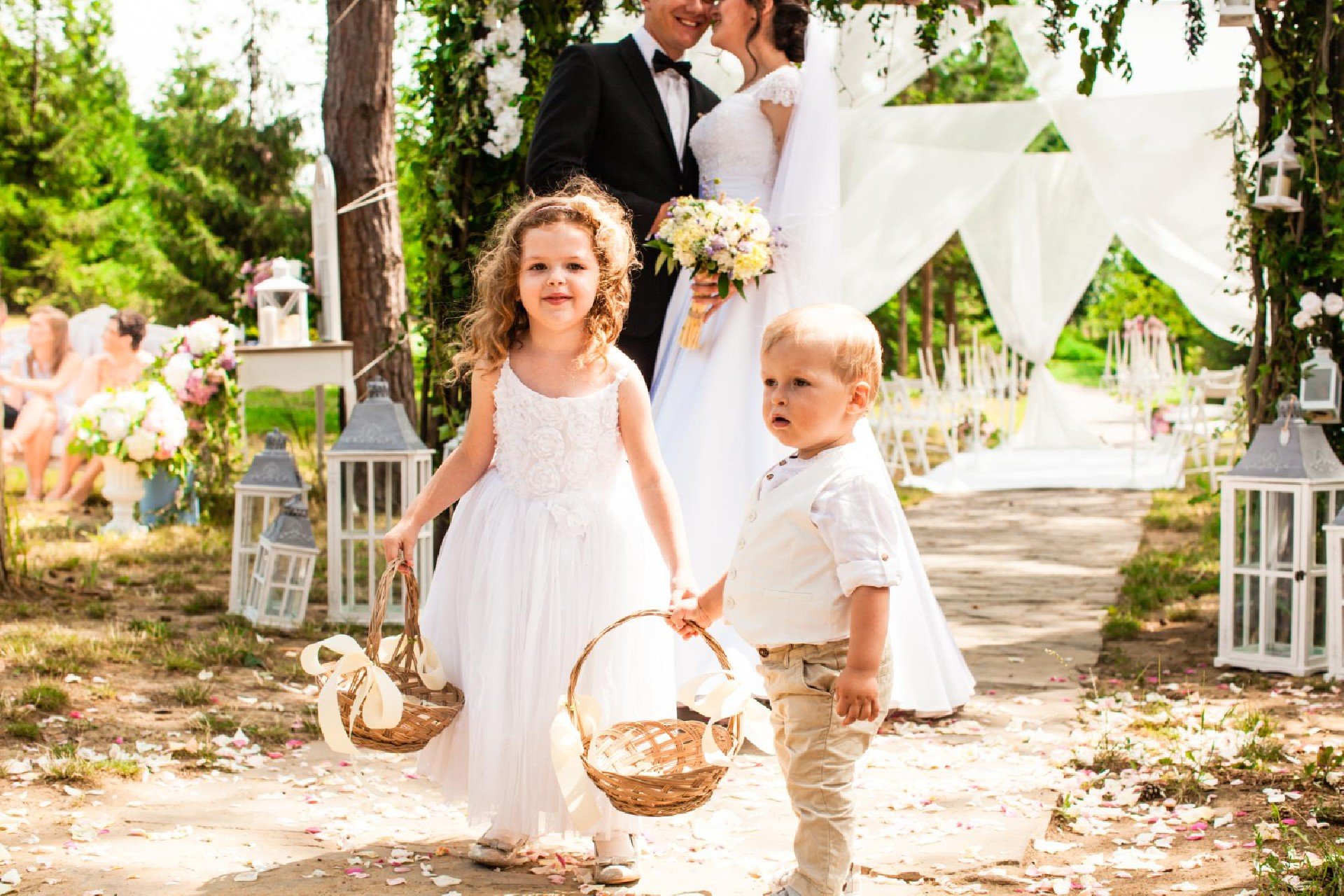 Wie kann man Nichten und Neffen in die Hochzeitszeremonie einbeziehen?