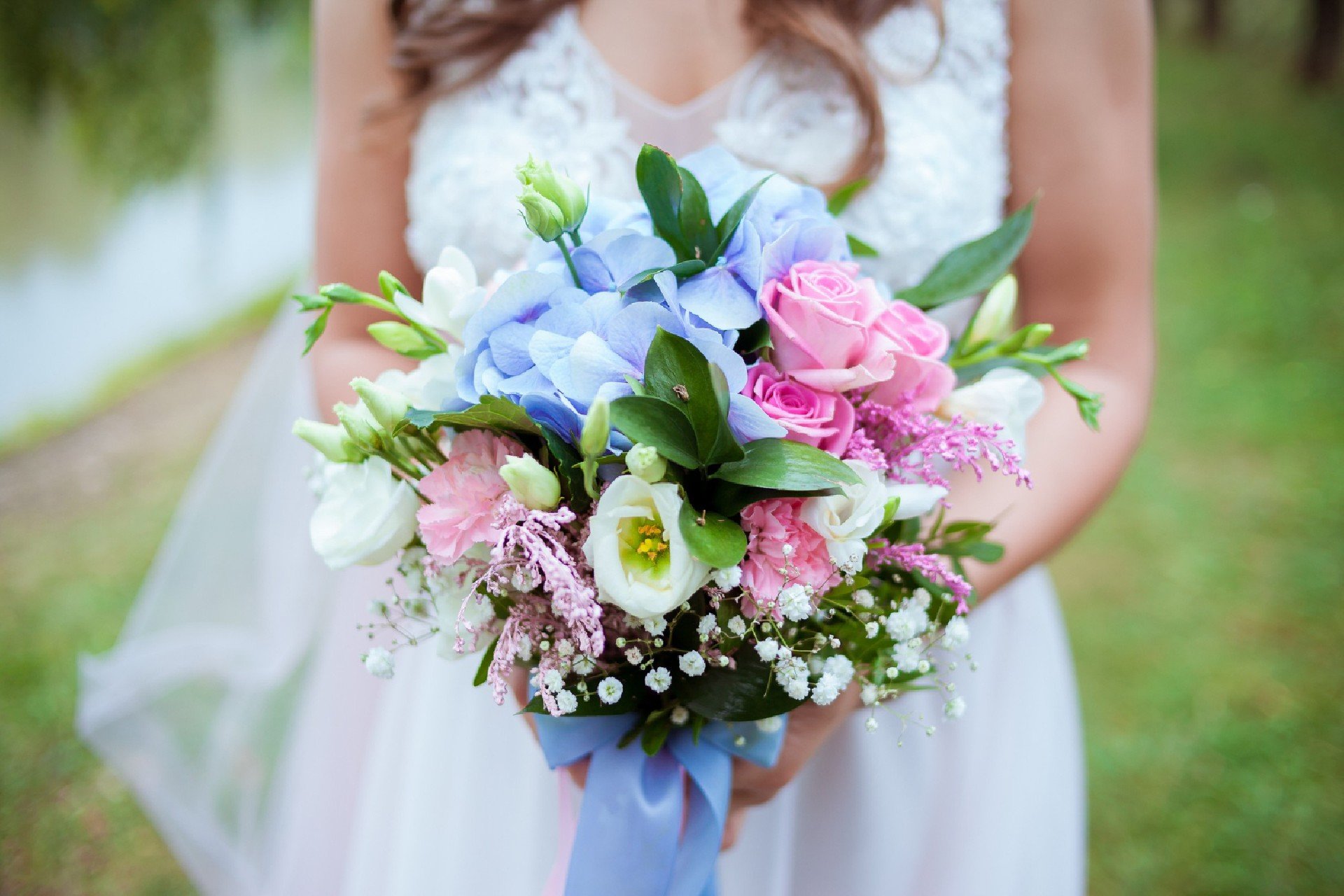 How to make a cascading wedding bouquet ?