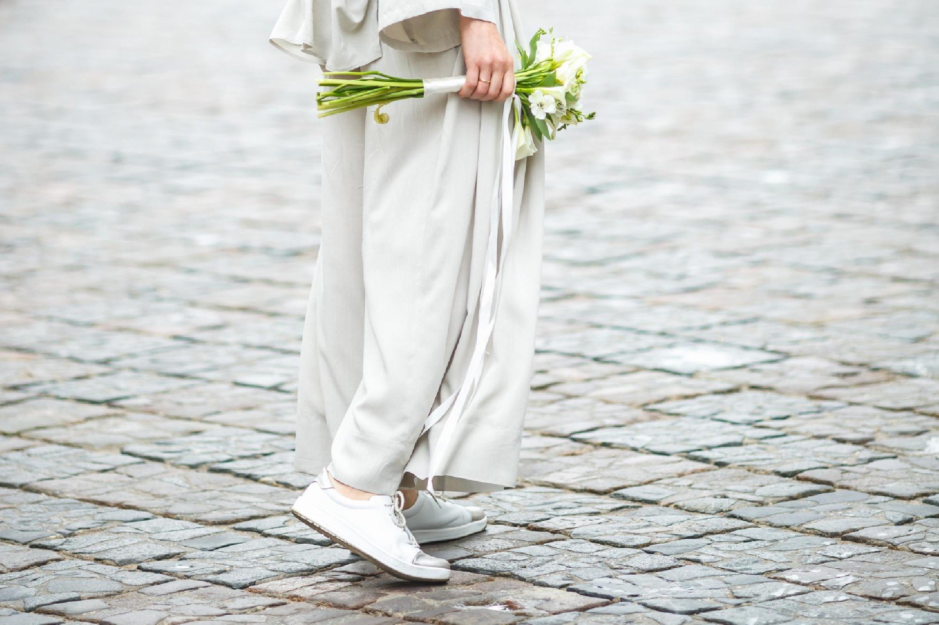 ¿Pueden las mujeres llevar pantalones en una boda?