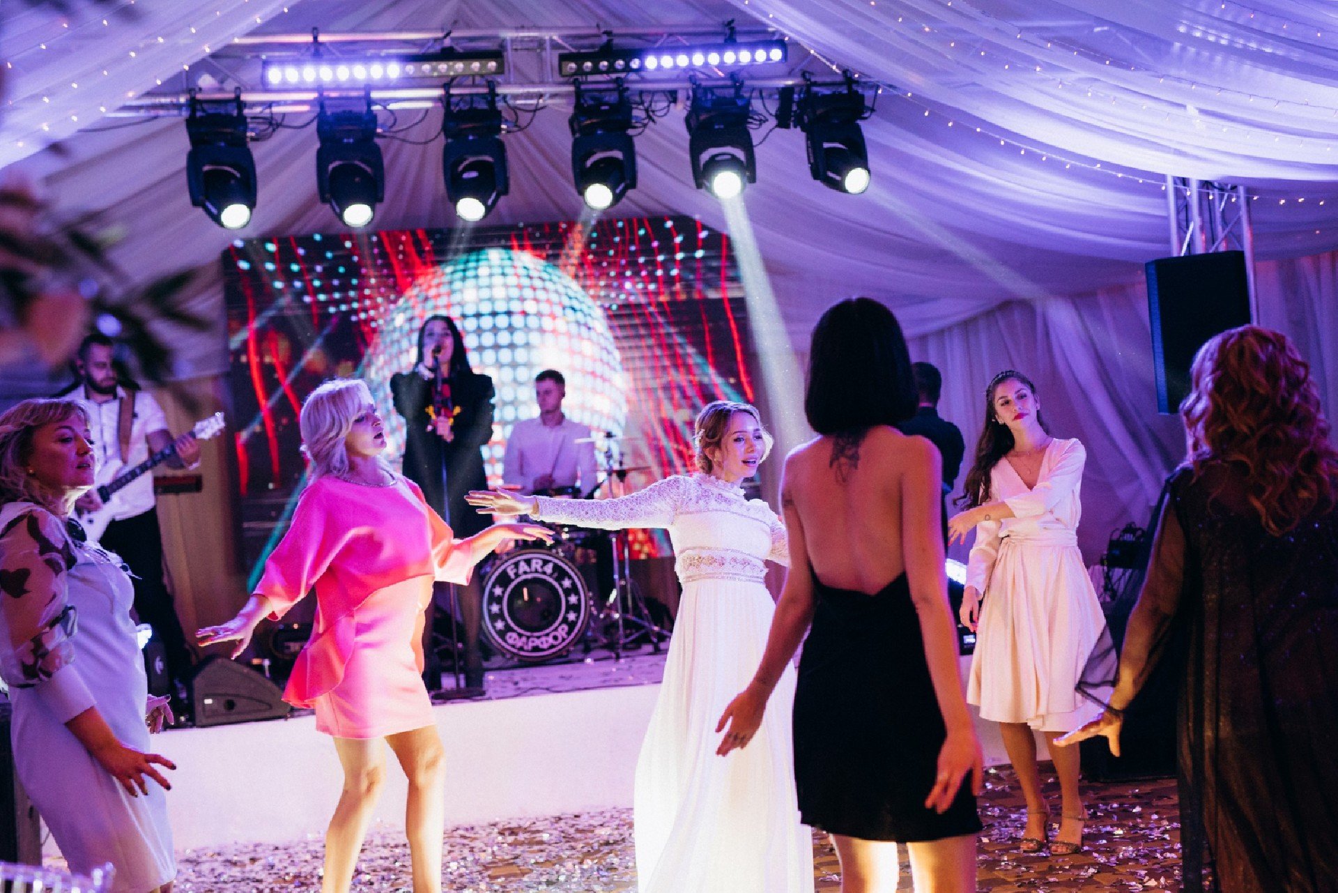 How to DJ your own Wedding ?