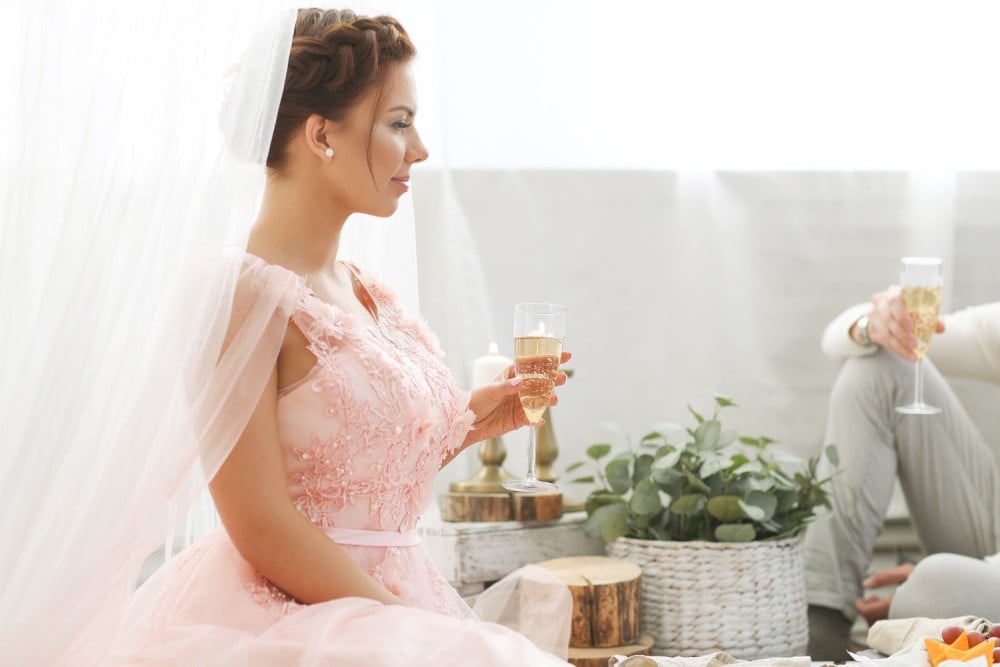 Kann man Champagner zu einer Hochzeit tragen?