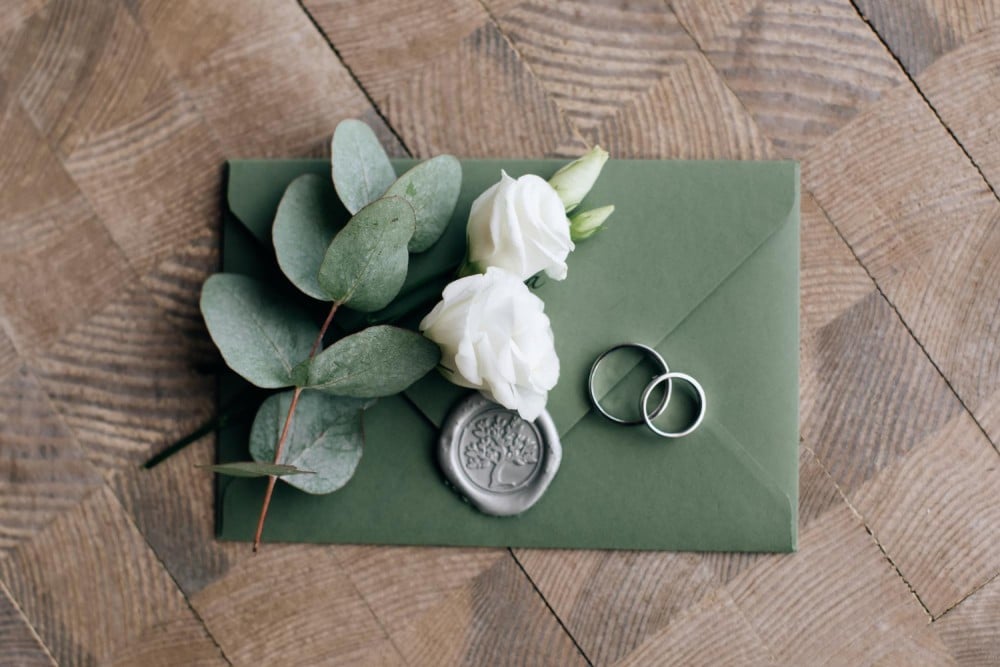 What colors go with sage green for a wedding ?