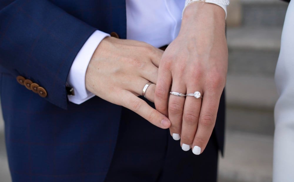 ¿En qué orden usas anillos de boda de compromiso y eternidad?