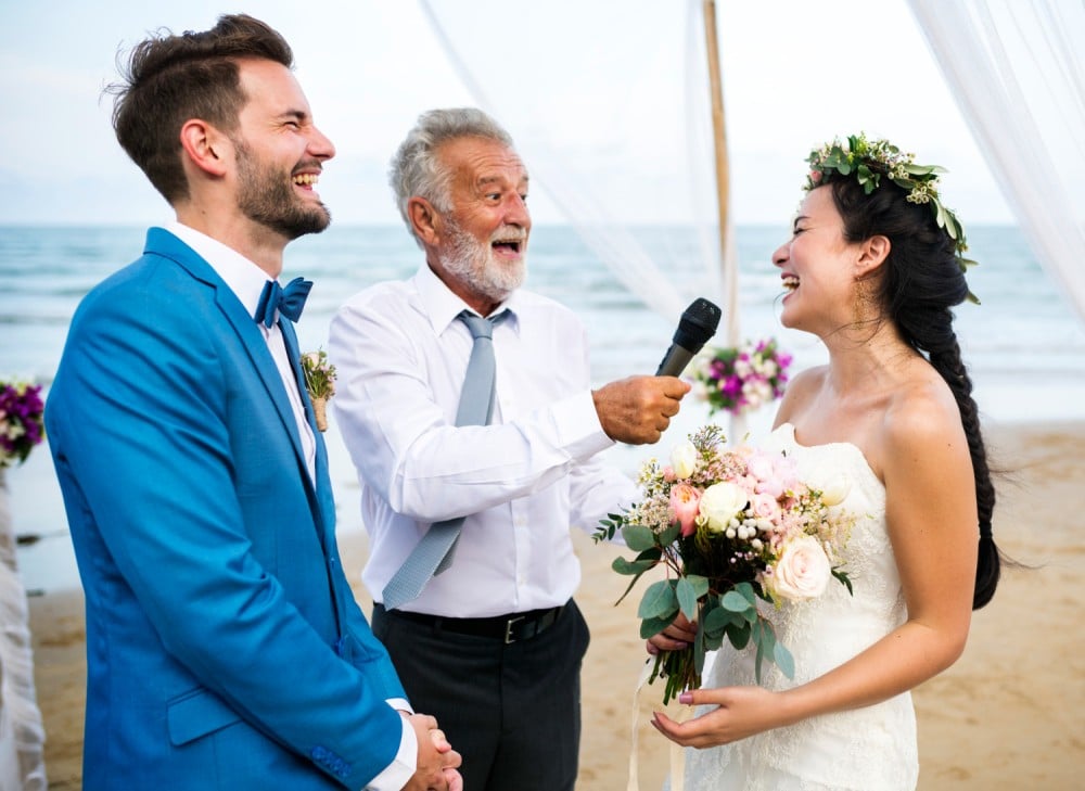 What does a wedding officiant do ?