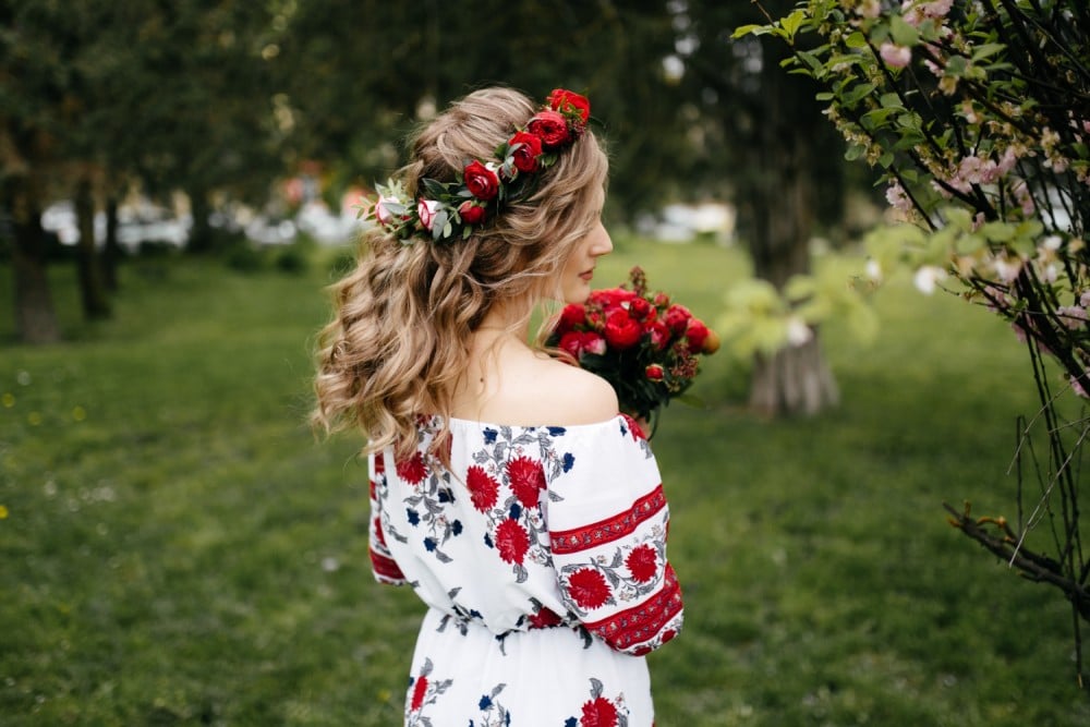 Can you wear floral to a Wedding ?