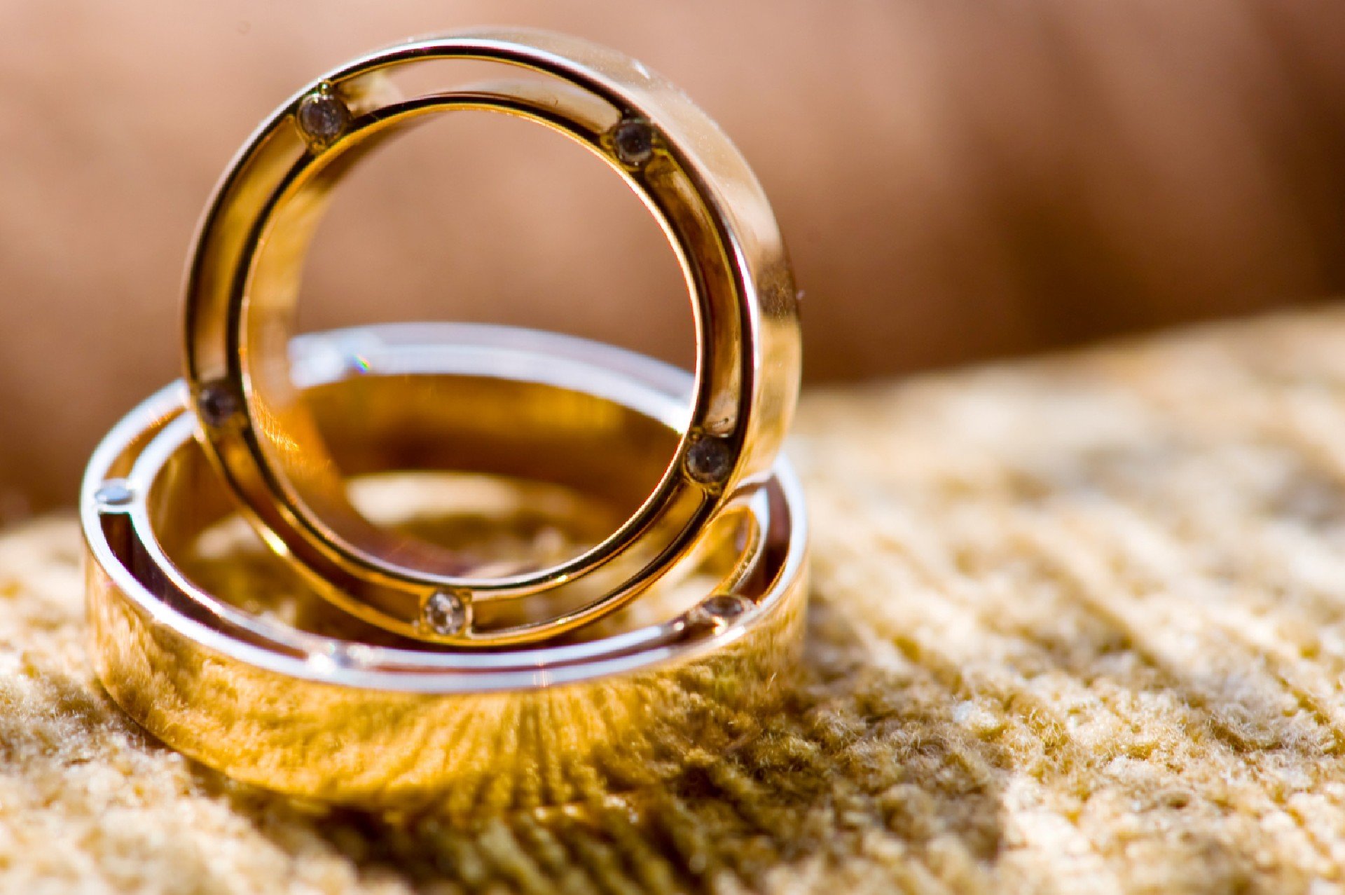 Wer hält die Ringe bei einer Hochzeit?